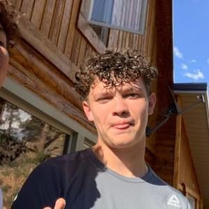 Meet your Posher, Dominic